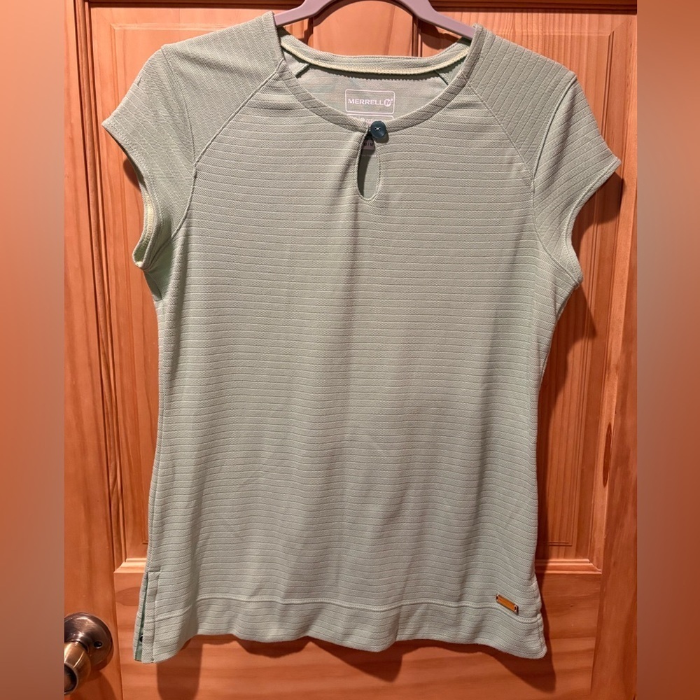 Merrell Women's Green Top Opti-Wick size M